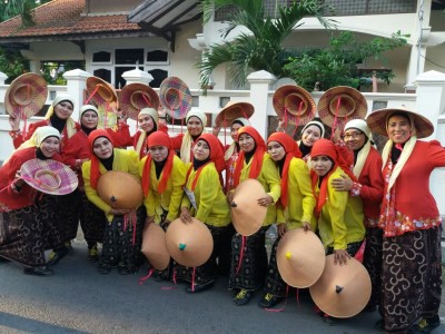 Lomba 17 an